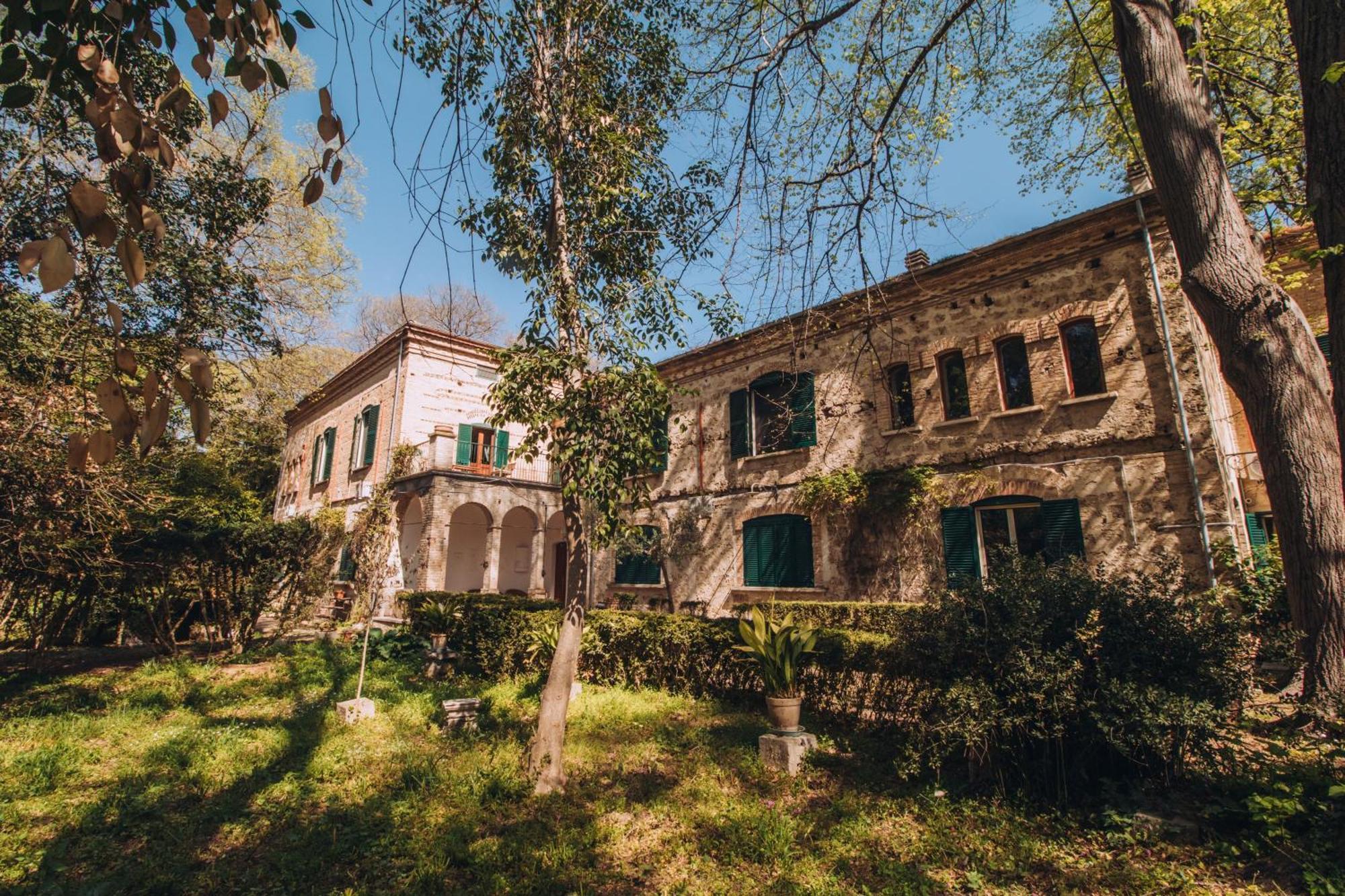 The Baron'S Estate 호텔 Torre de' Passeri 외부 사진
