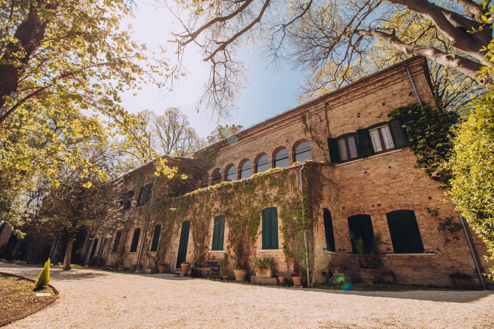 The Baron'S Estate 호텔 Torre de' Passeri 외부 사진